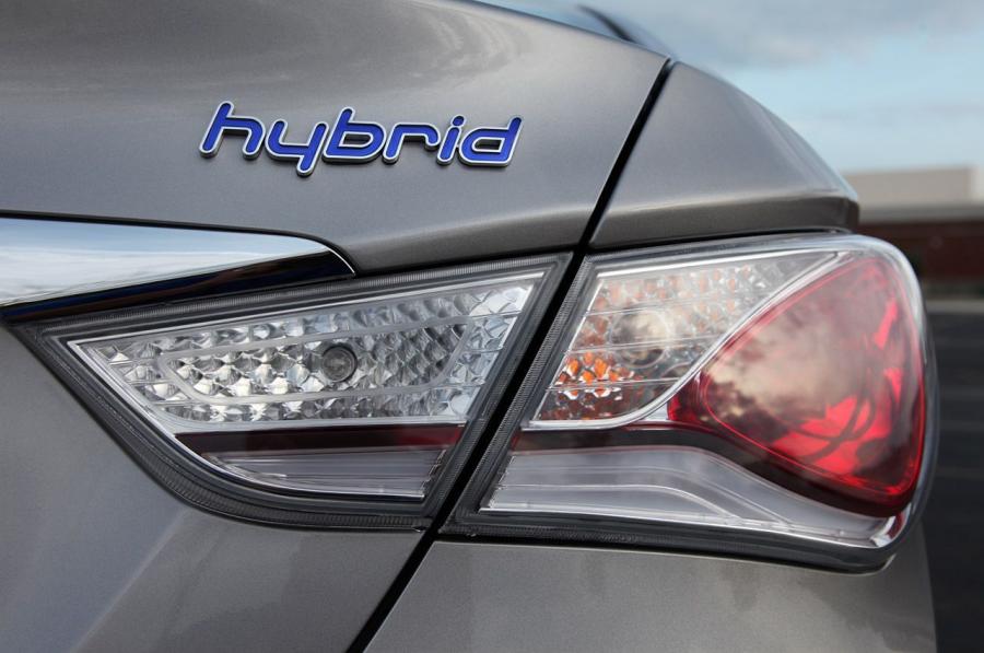 Hyundai Sonata Hybrid 2010 года  (фото 65 из 83)
